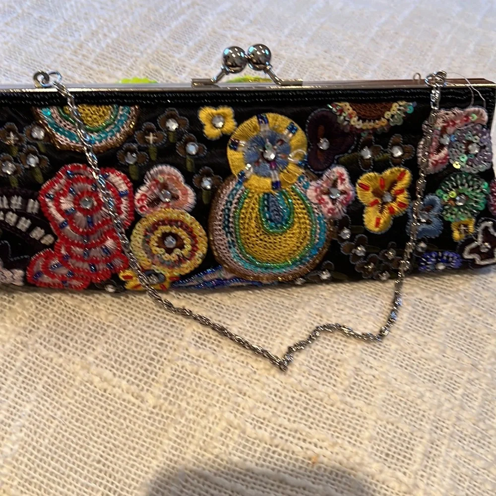 Three clutch bags with chain. Small but can hold iPhone lipstick - Picture 4 of 5